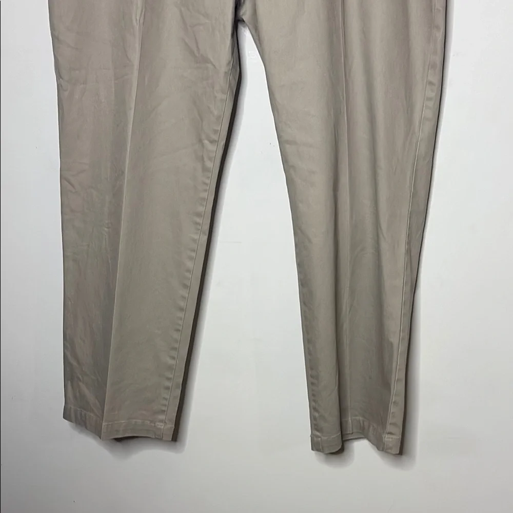 Dockers Men's Khaki Chinos